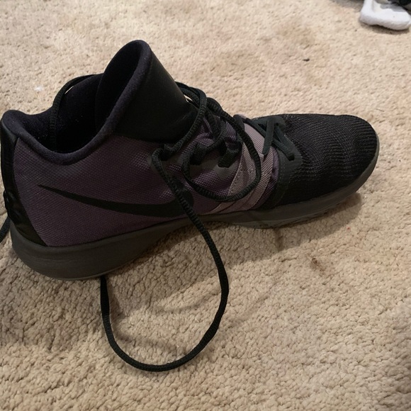 Kyrie Flytrap Black and Gray - Picture 4 of 6